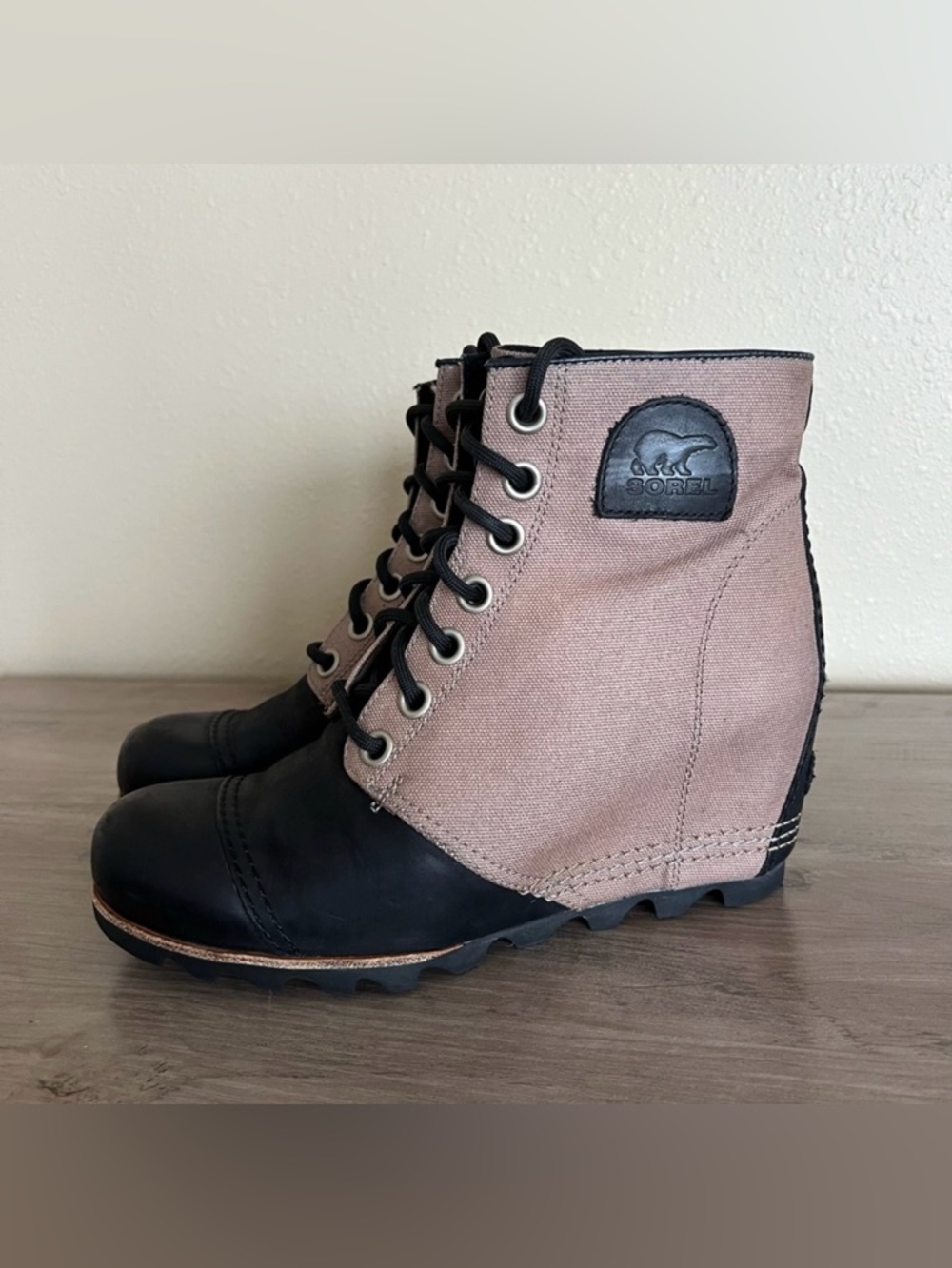 Sorel PDX Wedge Bootie Women’s 10 Black Tan Leather Canvas Waterproof Lace-Up